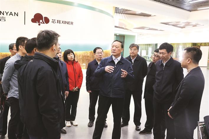 徐广国在我市调研统战工作孙大军乔晓峰等陪同